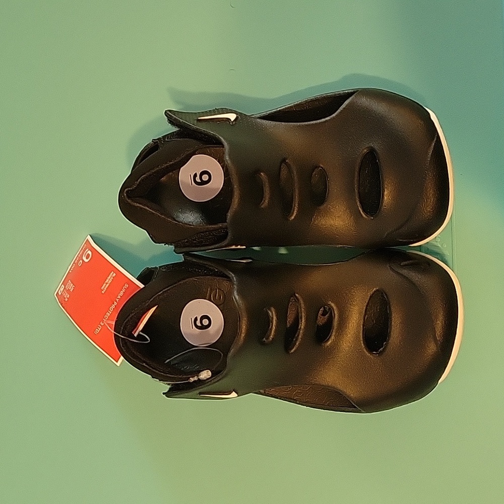 Nike Boys sandals black size 9c BNWT